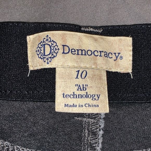 Democracy Jeans - Picture 3 of 7